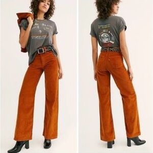 Levi’s | Women’s Premium rust colored Ribcage Flare button fly corduroy pants 28